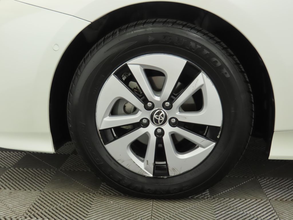 2018 Toyota Prius Four 31