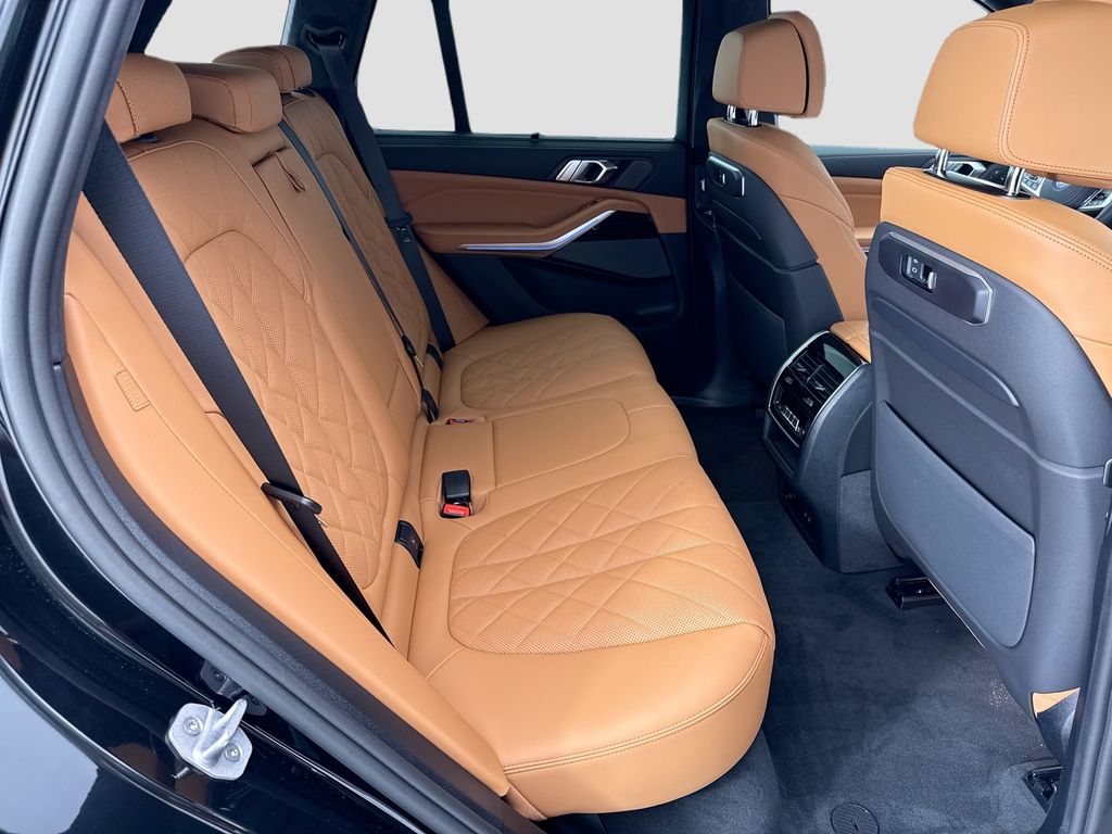 Thumbnail: 2026 BMW X5 - 21