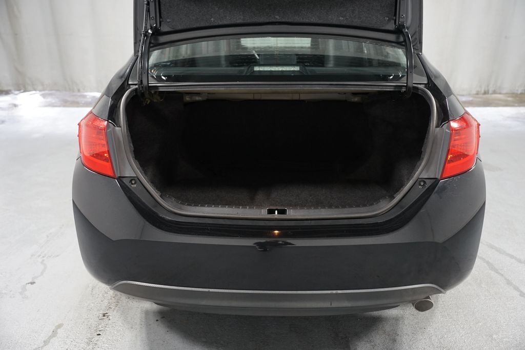 Thumbnail: 2019 Toyota Corolla - 31