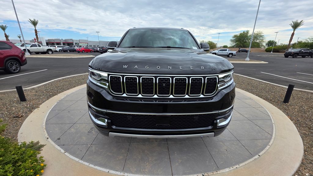 Thumbnail: 2022 Jeep Wagoneer - 2