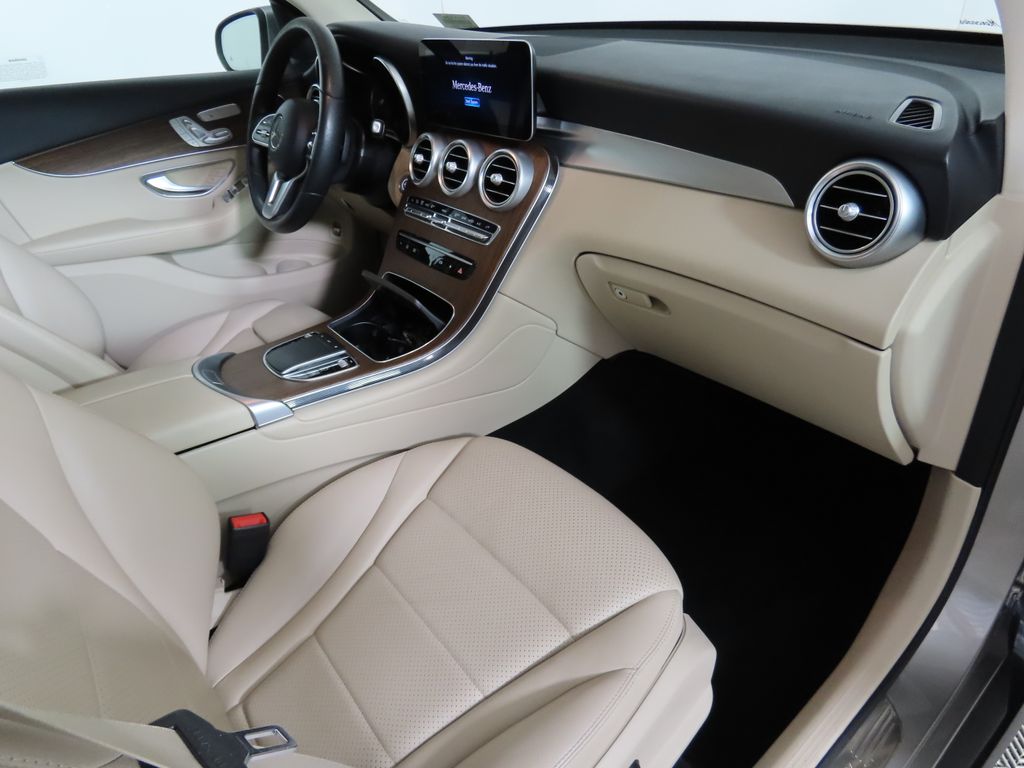 2022 Mercedes-Benz GLC 300 17