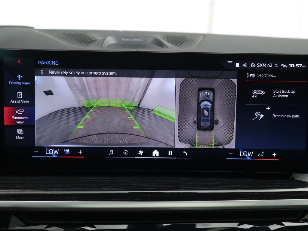 Thumbnail: 2026 BMW X7 - 16