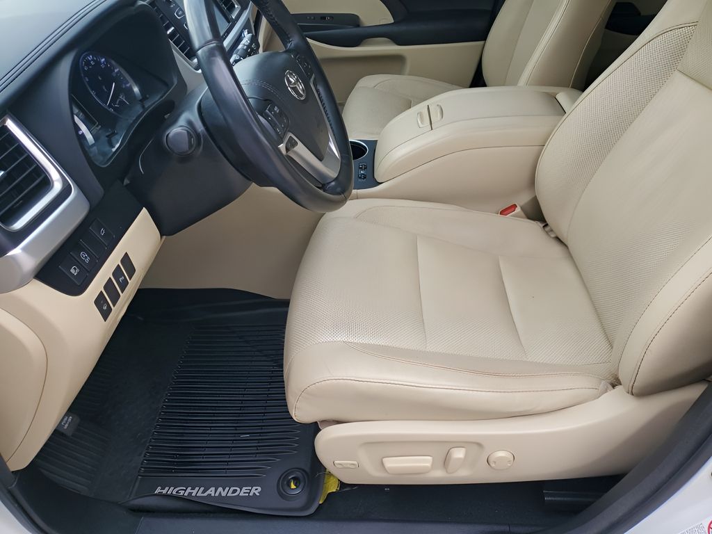 Used Car 2017 Toyota Highlander  Limited For Sale Under $25,000 In Austin, Texas