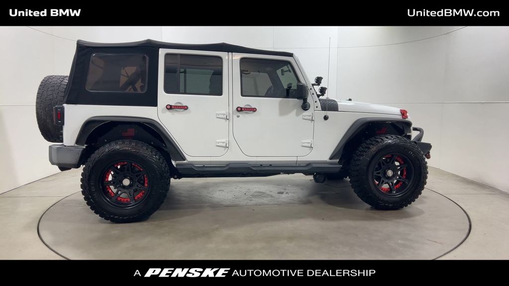 2015 Jeep Wrangler Unlimited Sahara 9