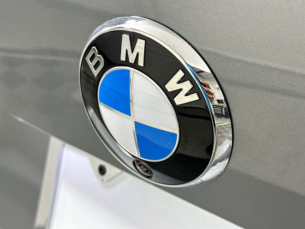 Thumbnail: 2026 BMW i4 - 22