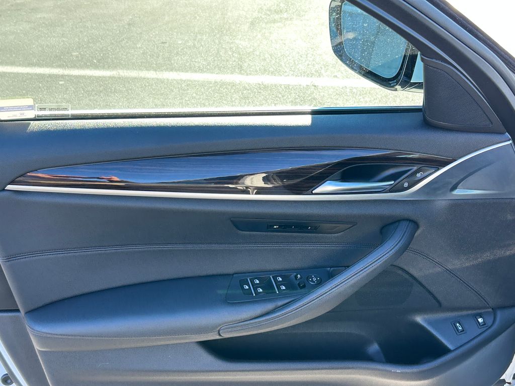 Thumbnail: 2018 BMW 5 Series - 11