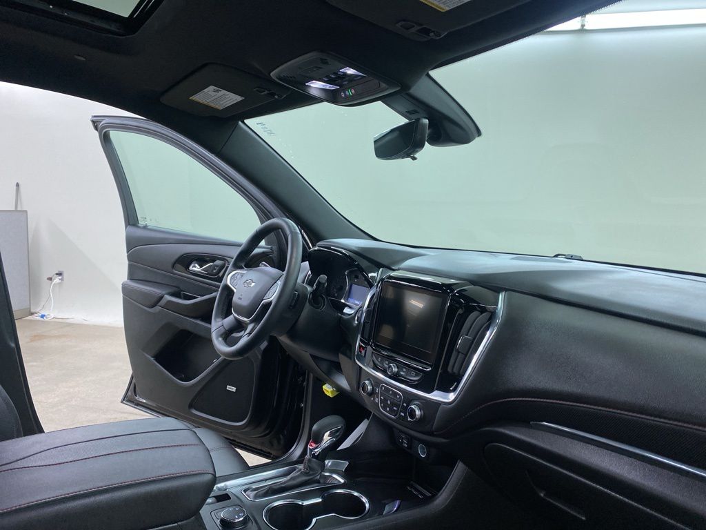 2023 Chevrolet Traverse RS photo