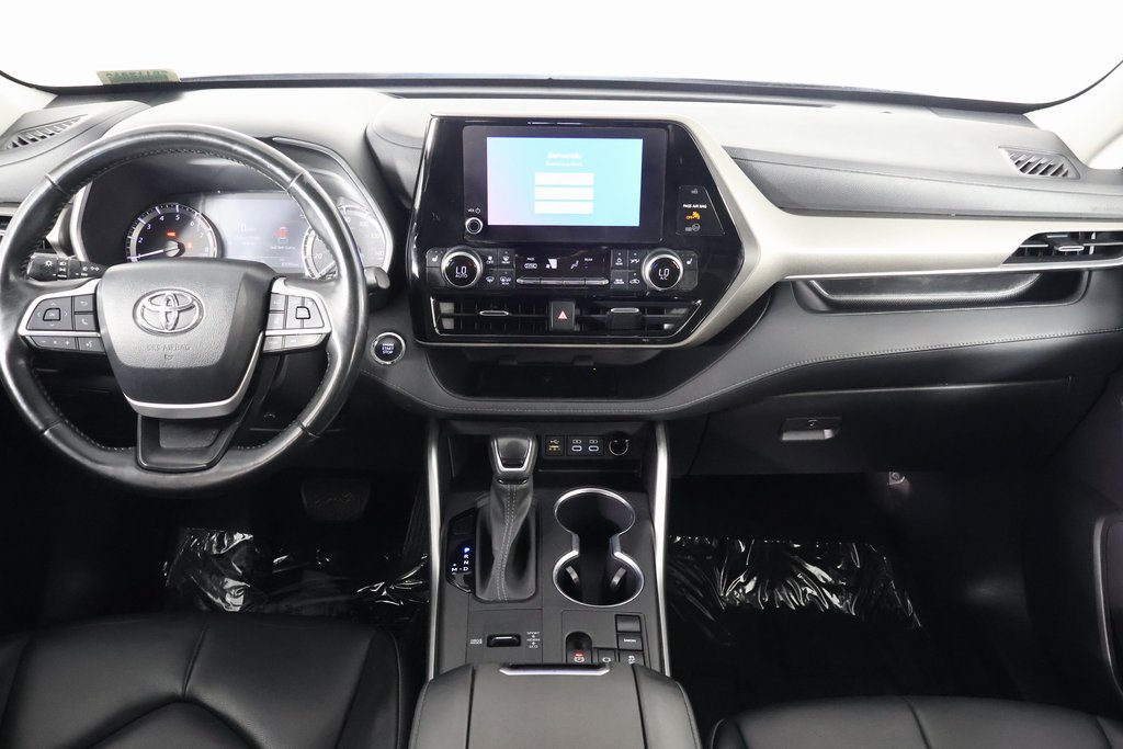 Thumbnail: 2023 Toyota Highlander - 7