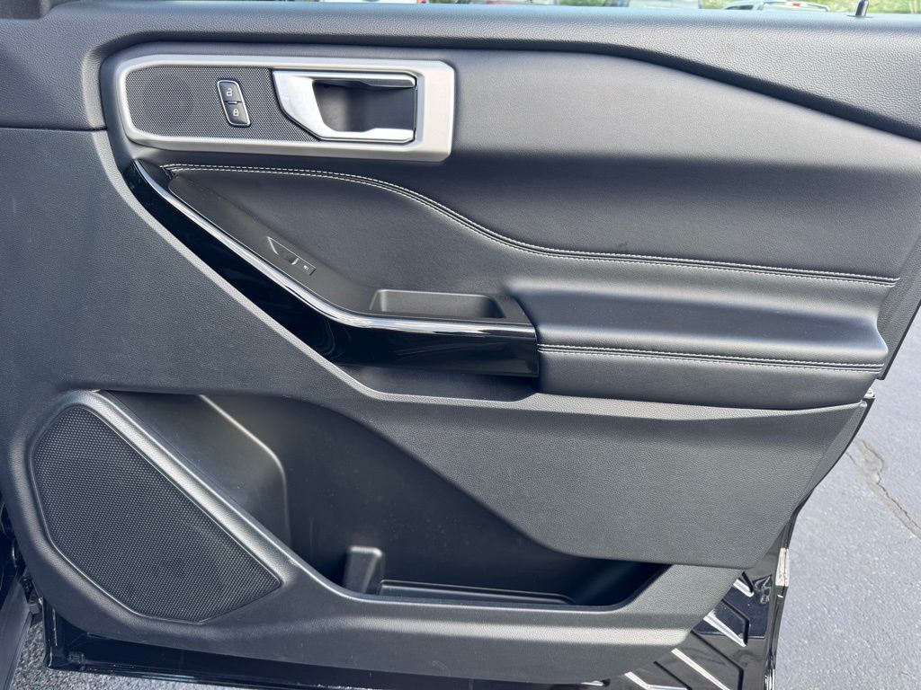 FordExplorer29