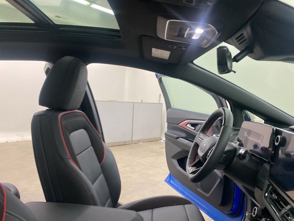 2025 Chevrolet Equinox EV RS photo
