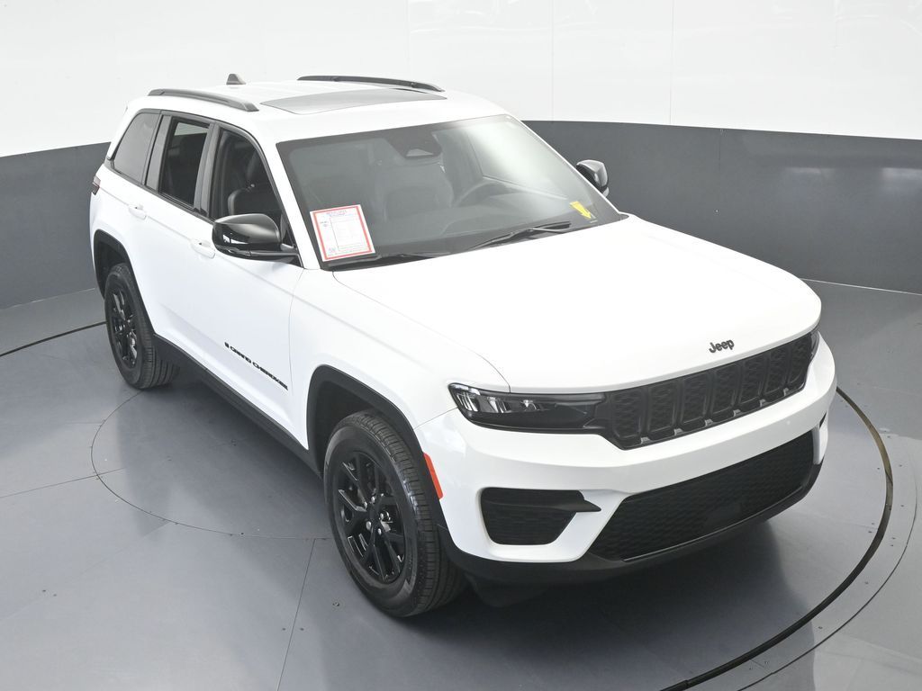 Used 2024 Bright White Clearcoat Jeep Altitude X image 60