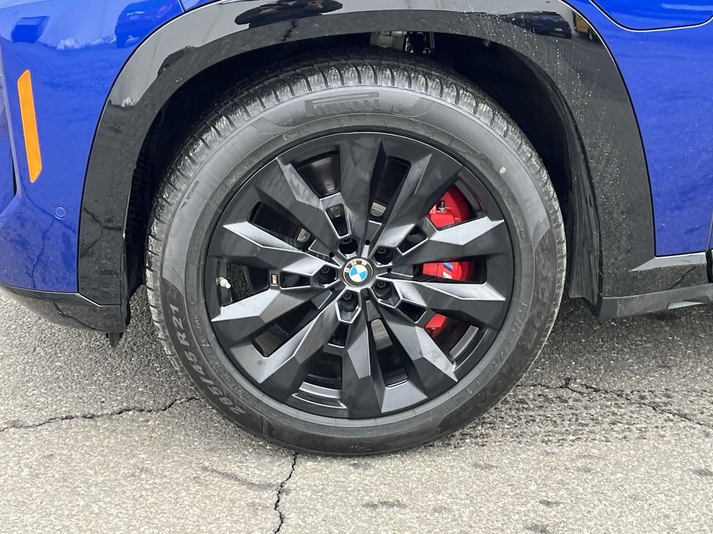 Thumbnail: 2026 BMW XM - 10