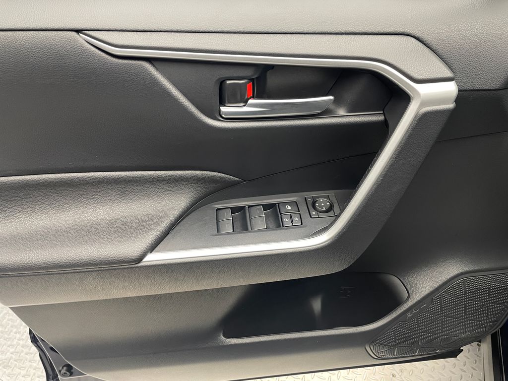 Thumbnail: 2023 Toyota RAV4 - 9