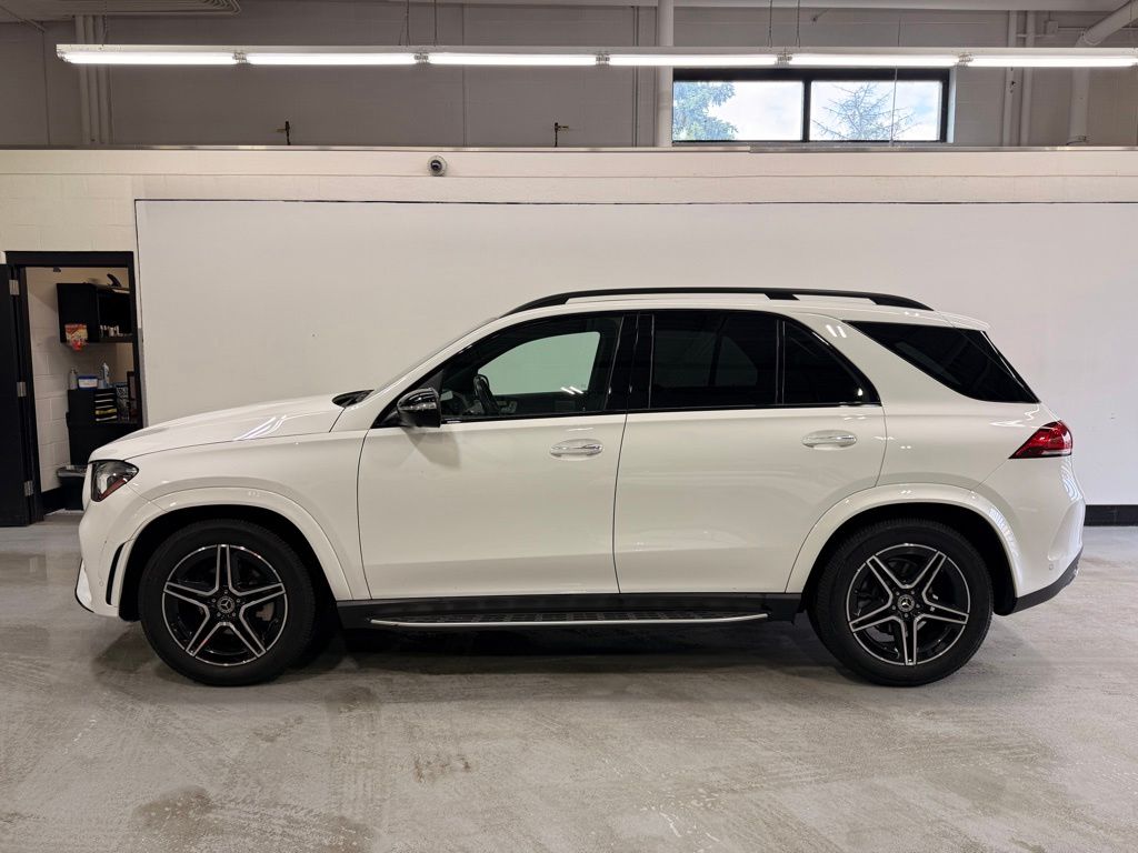 Thumbnail: 2022 Mercedes-Benz GLE - 2