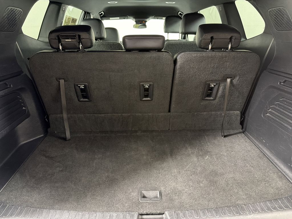 used 2024 GMC Acadia car, priced at $37,900