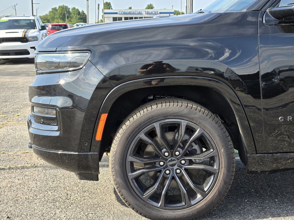 2023 Jeep Grand Wagoneer Series III 5