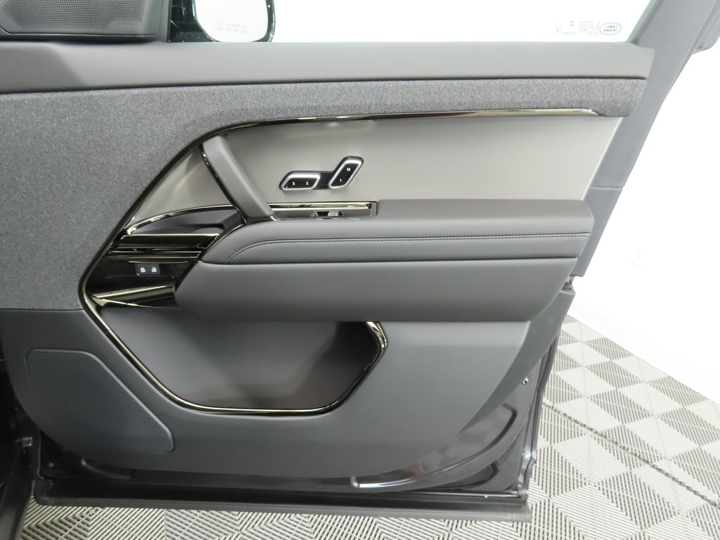 Thumbnail: 2026 Land Rover Range Rover Sport - 25