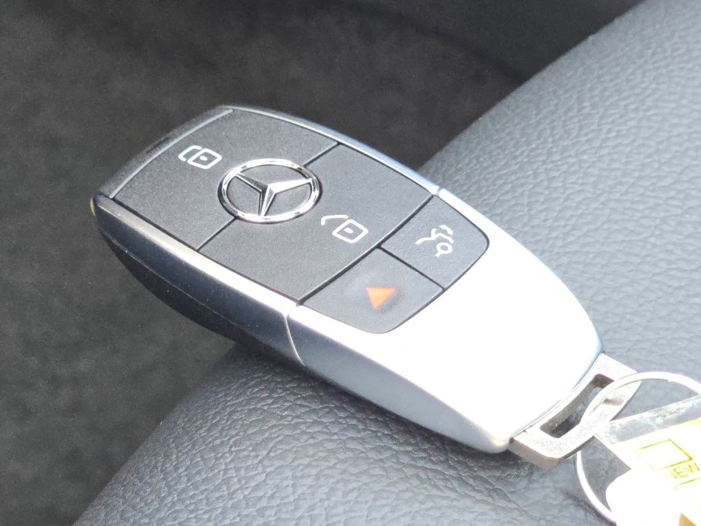 New 2026 Silver Mercedes-Benz GLA 250 image 38