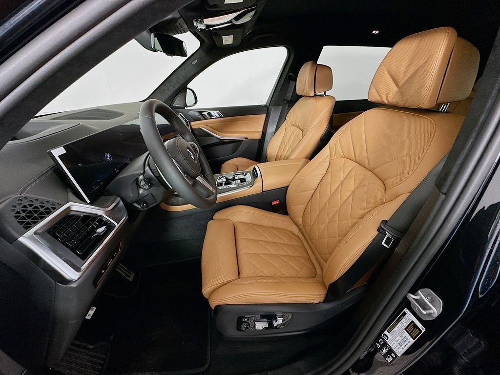 Thumbnail: 2026 BMW X7 - 16