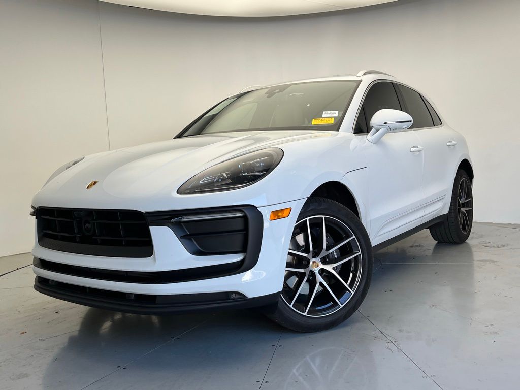 Thumbnail: 2023 Porsche Macan - 1