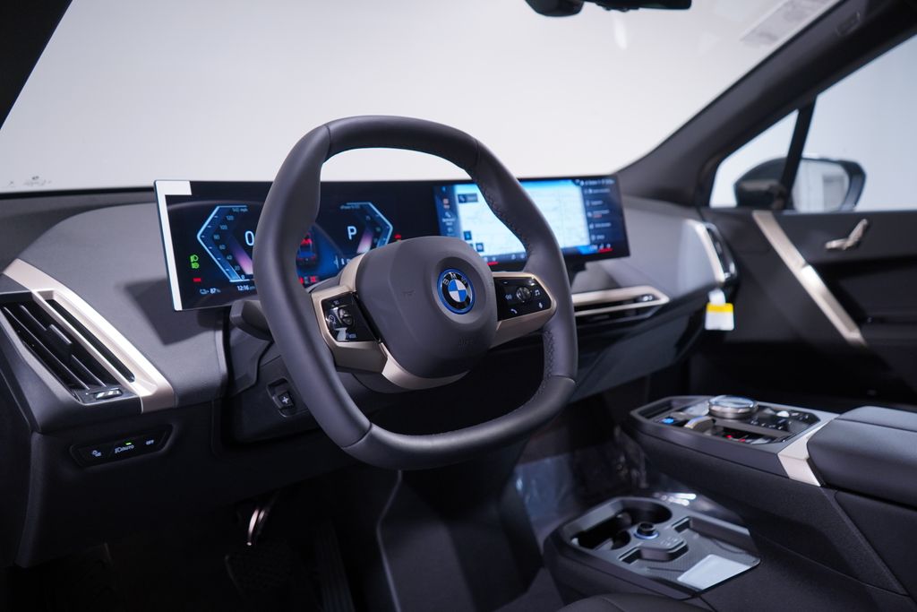 2025 BMW iX xDrive50 6