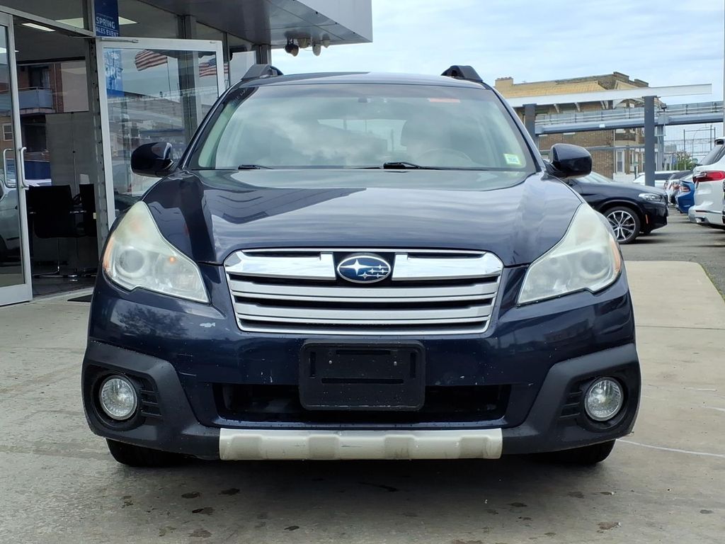 Used 2014 Subaru Outback 2.5i Limited with VIN 4S4BRBLC6E3261988 for sale in Queens, NY