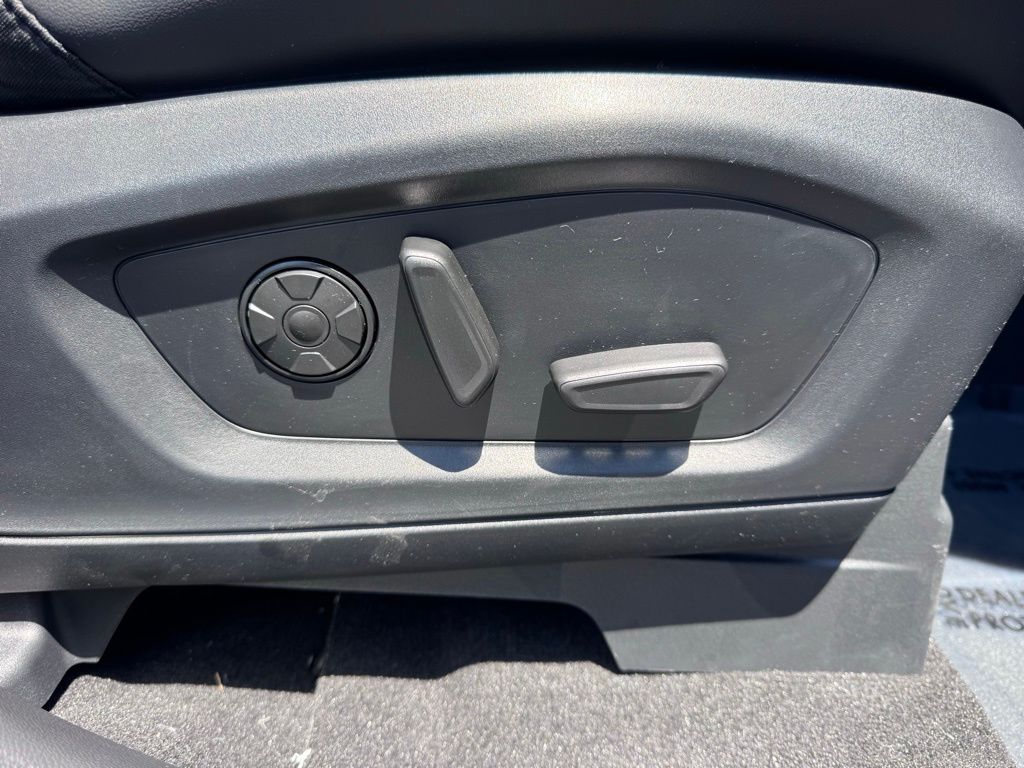 FordExplorer26