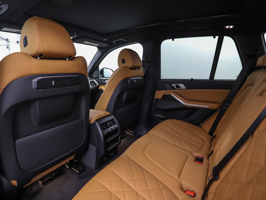 Thumbnail: 2026 BMW X5 - 21