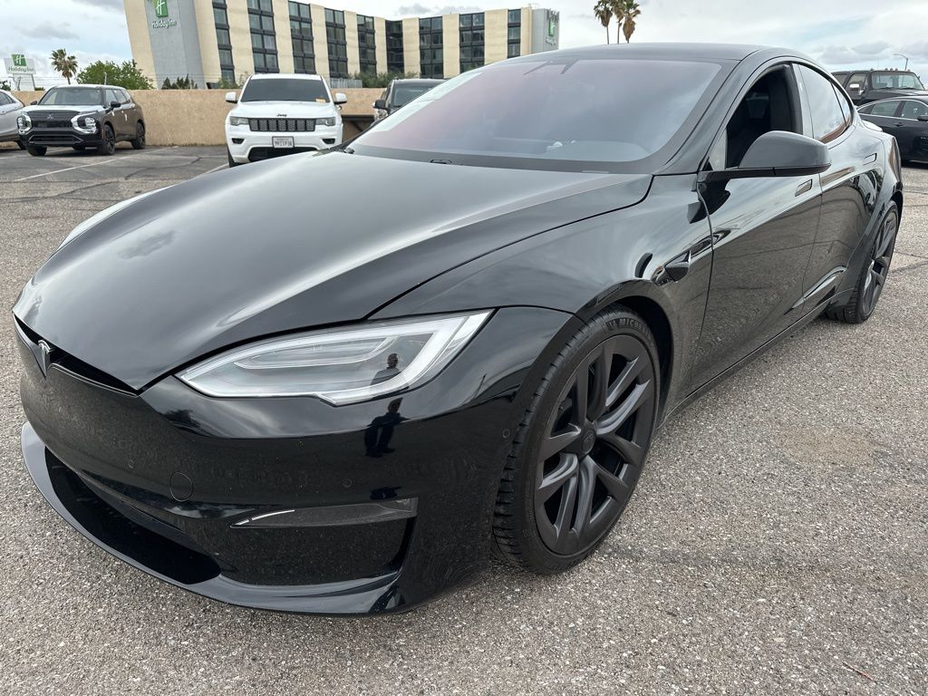 View vehicle photo 3