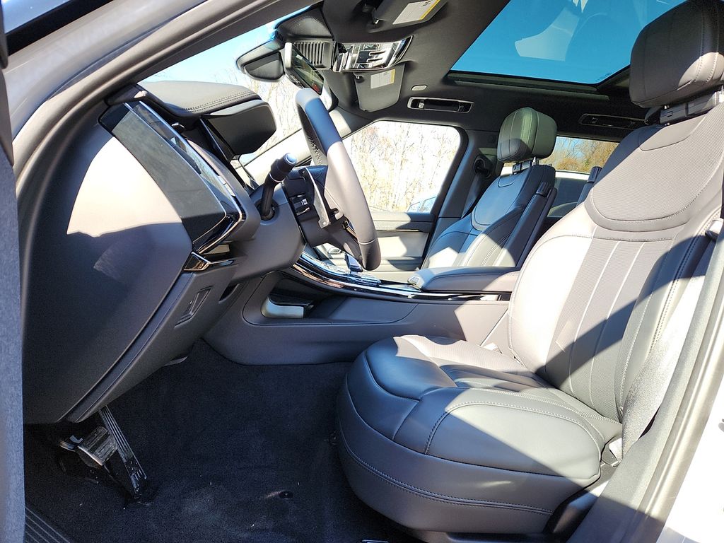 Thumbnail: 2026 Land Rover Range Rover Sport - 6