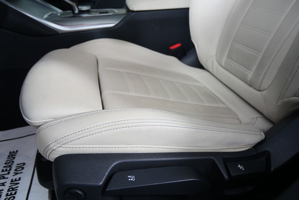 Thumbnail: 2022 BMW 4 Series - 10