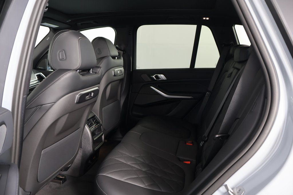 Thumbnail: 2026 BMW X5 - 6