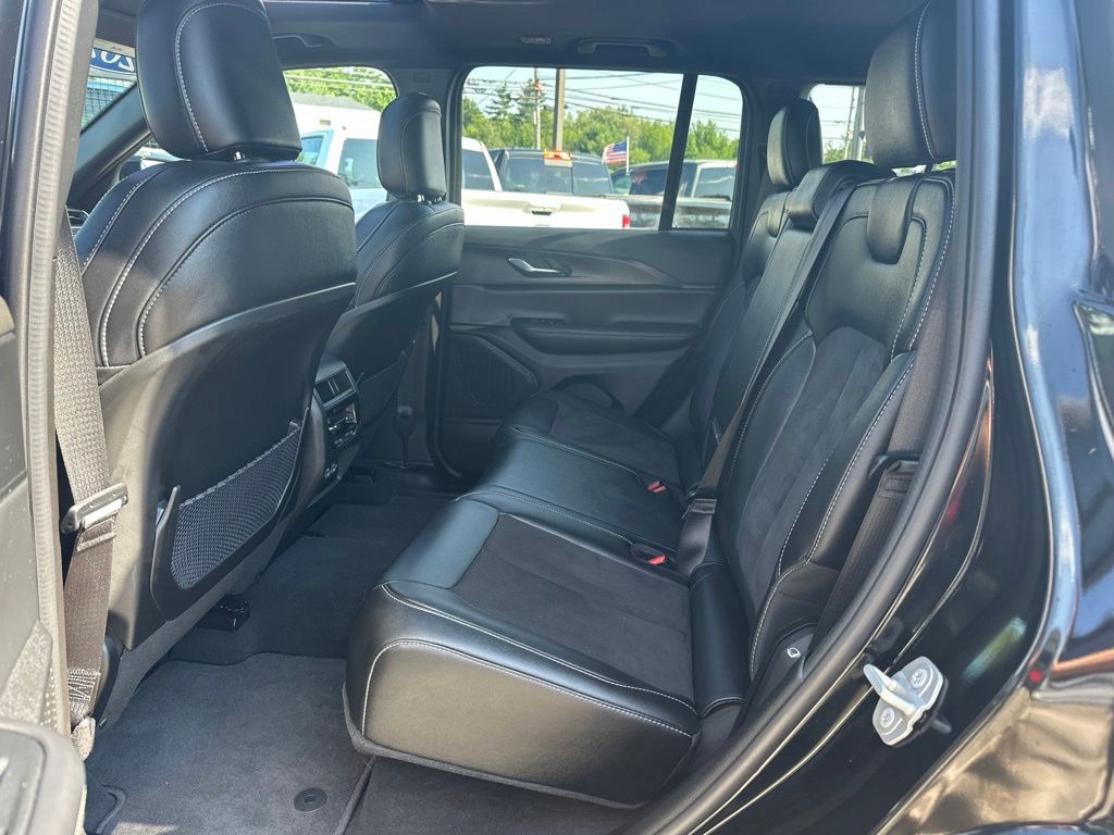 Used 2024 Jeep Grand Cherokee SUV