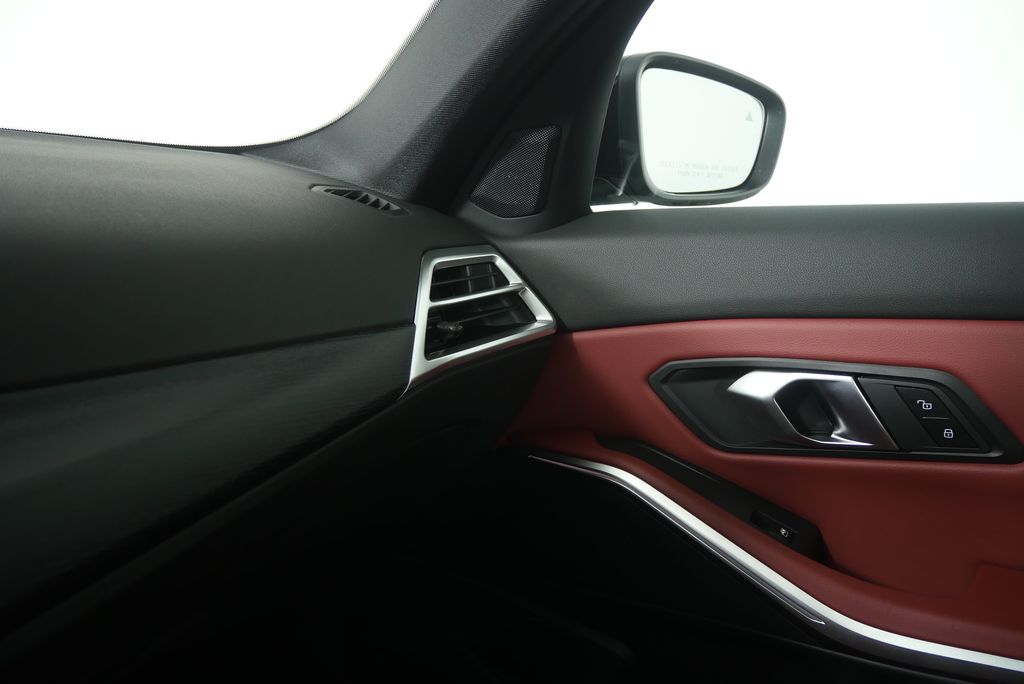 Thumbnail: 2025 BMW 3 Series - 30