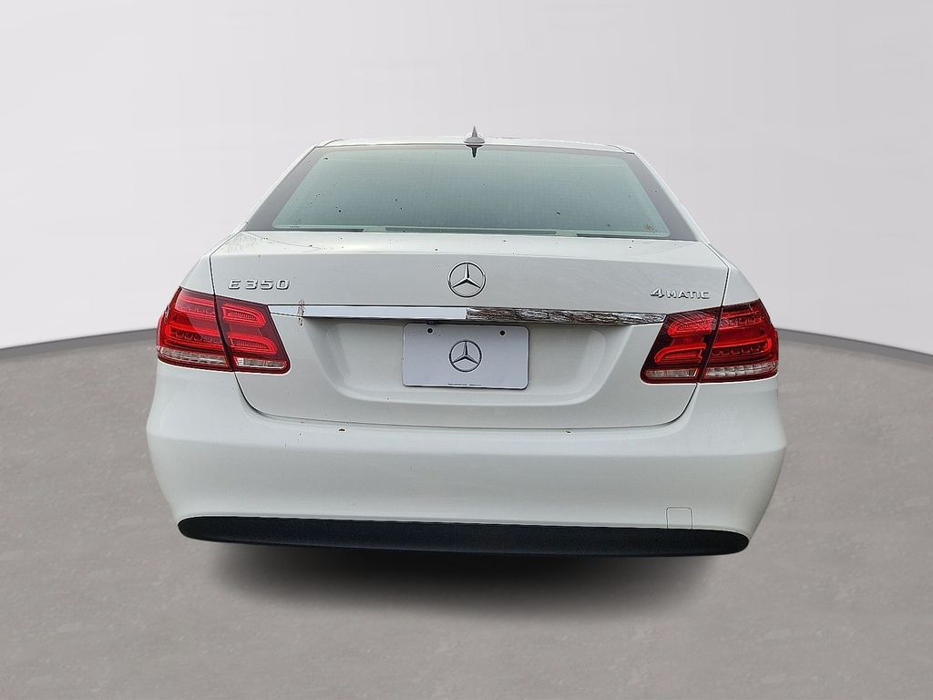 Thumbnail: 2014 Mercedes-Benz E-Class - 5