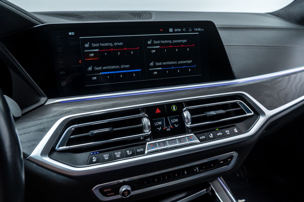 Used 2022 Black BMW M50i image 18