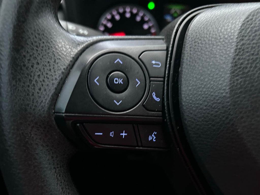 Thumbnail: 2022 Toyota RAV4 - 18