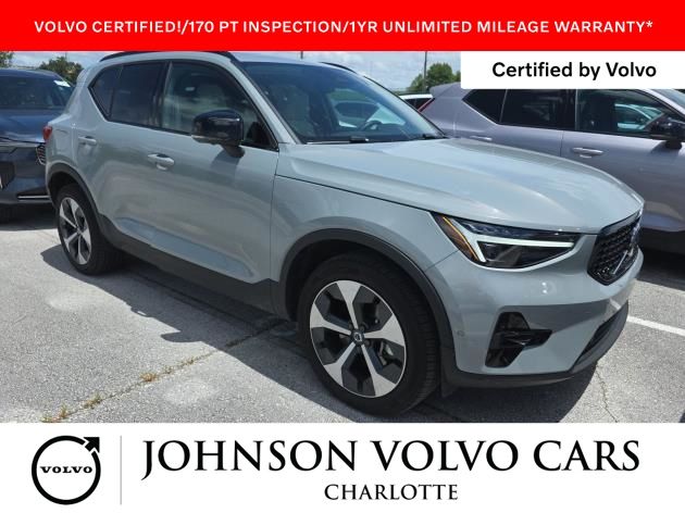Vapour Gray Metallic 2026 Volvo XC40 B5 Plus AWD SUV / Crossover All-Wheel Drive Automatic