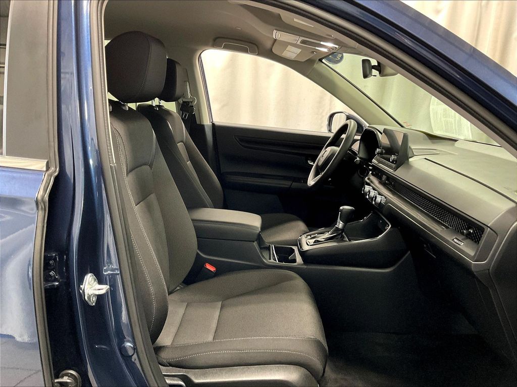 2025 Honda CR-V — photo 11