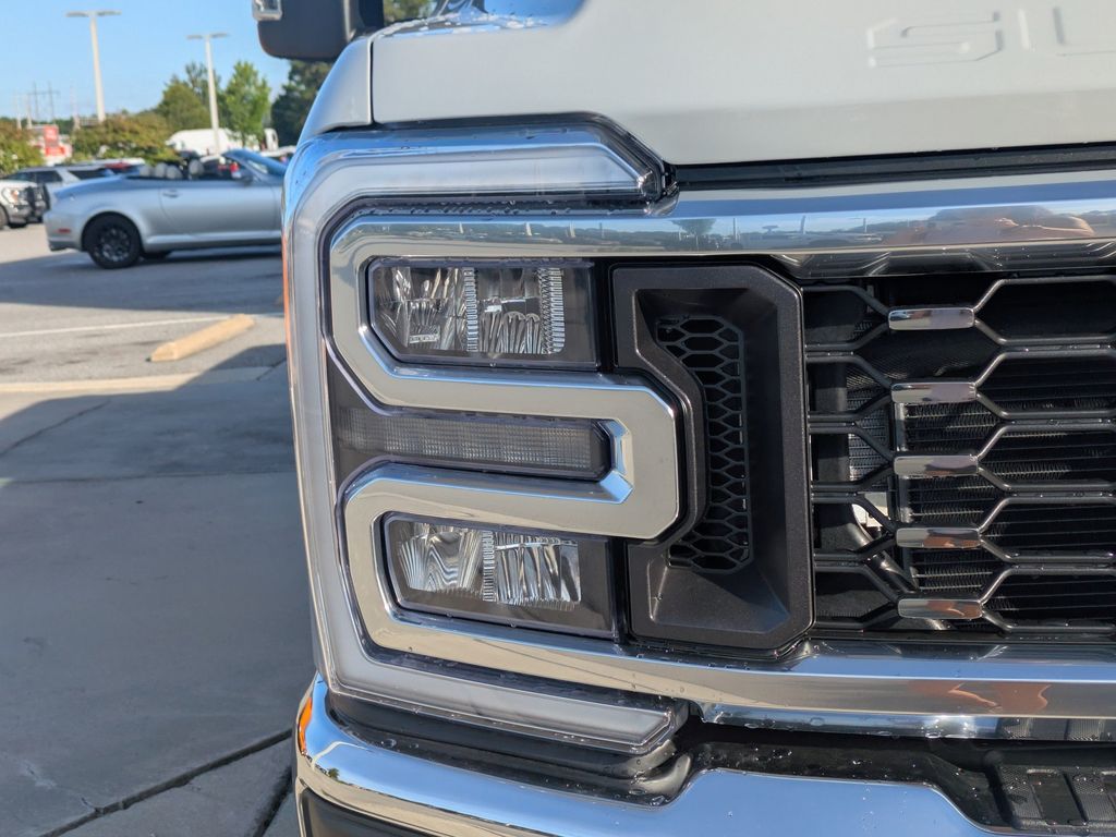 2026 Ford F-350 Super Duty LARIAT