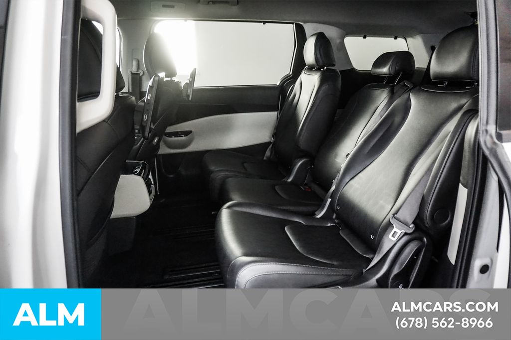 Used 2022 White Kia SX image 17