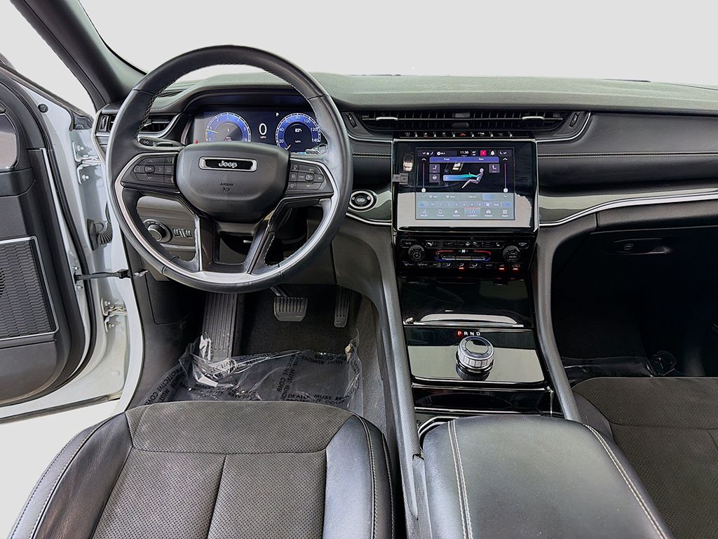 Used 2021 White Jeep Altitude image 35