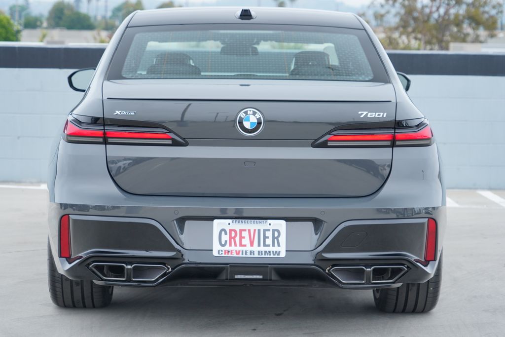 Thumbnail: 2026 BMW 7 Series - 6