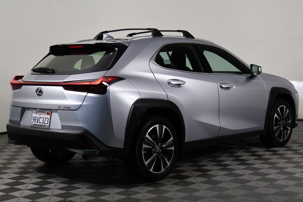 Thumbnail: 2025 Lexus UX - 4