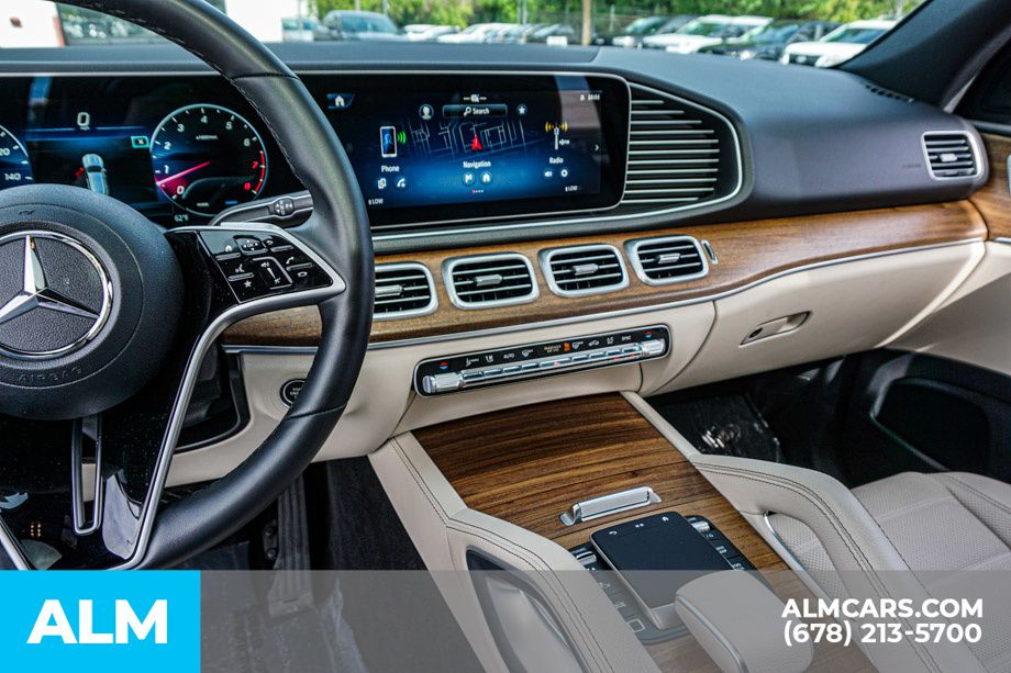 Used 2025 White Mercedes-Benz GLE 580 image 32