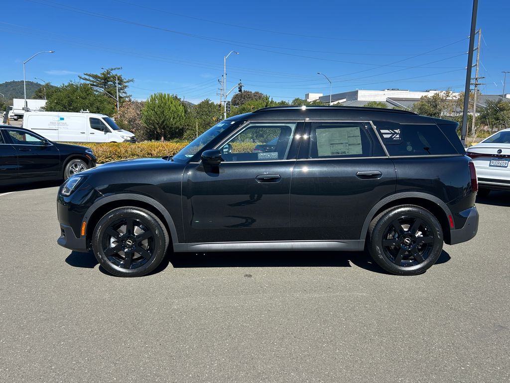 Thumbnail: 2027 MINI Cooper Countryman - 2