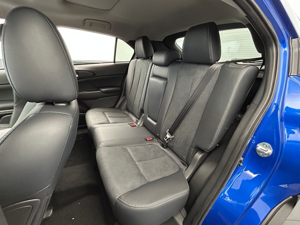 New 2026 Blue Metallic Mitsubishi SE image 24