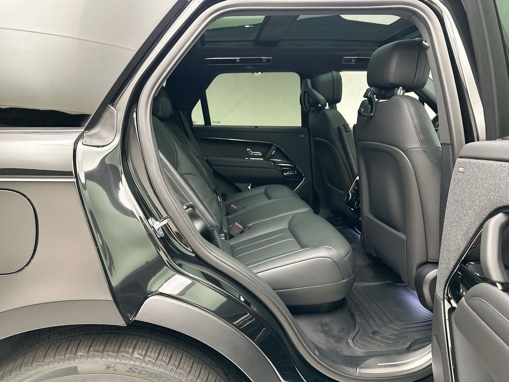 Thumbnail: 2026 Land Rover Range Rover Sport - 7