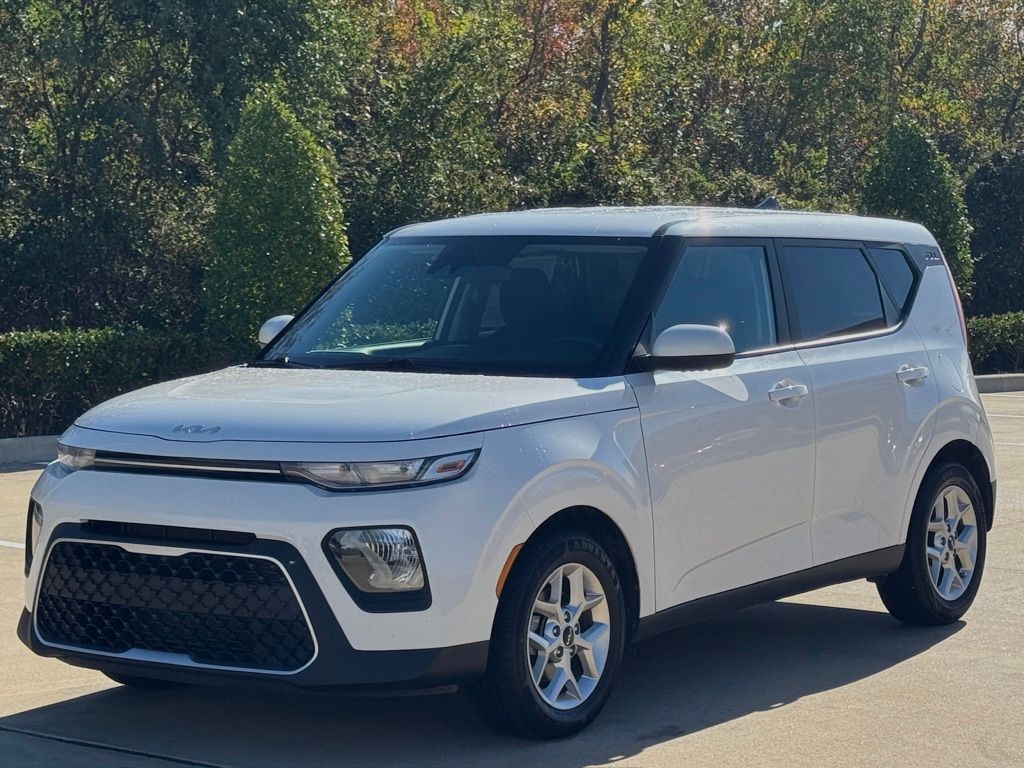 2022 Kia Soul LX White at Superior Kia