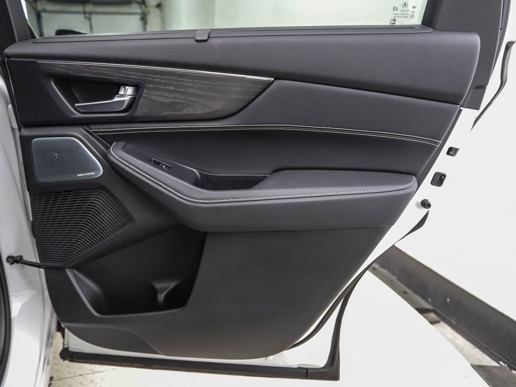 Thumbnail: 2025 Acura MDX - 25